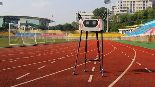 rekordot döntött a kínai sétáló robot
