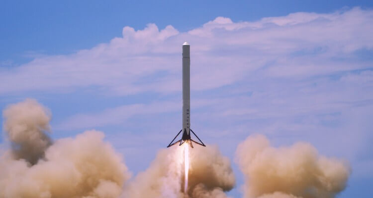 spaceX újrahasznosítható rakéta