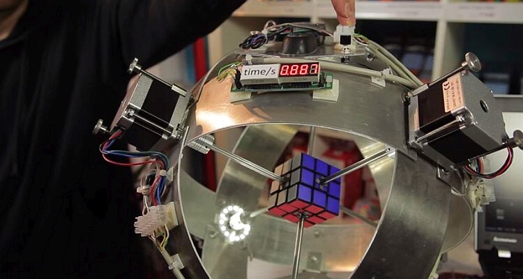 rekorder rubik kocka kirakó robot