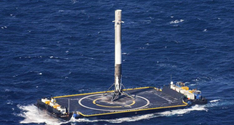 a spacex falcon9-es rakétája sikeresen landolt a tengeri paltformon