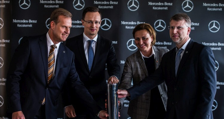 mercedes fejleszt kecskeméten